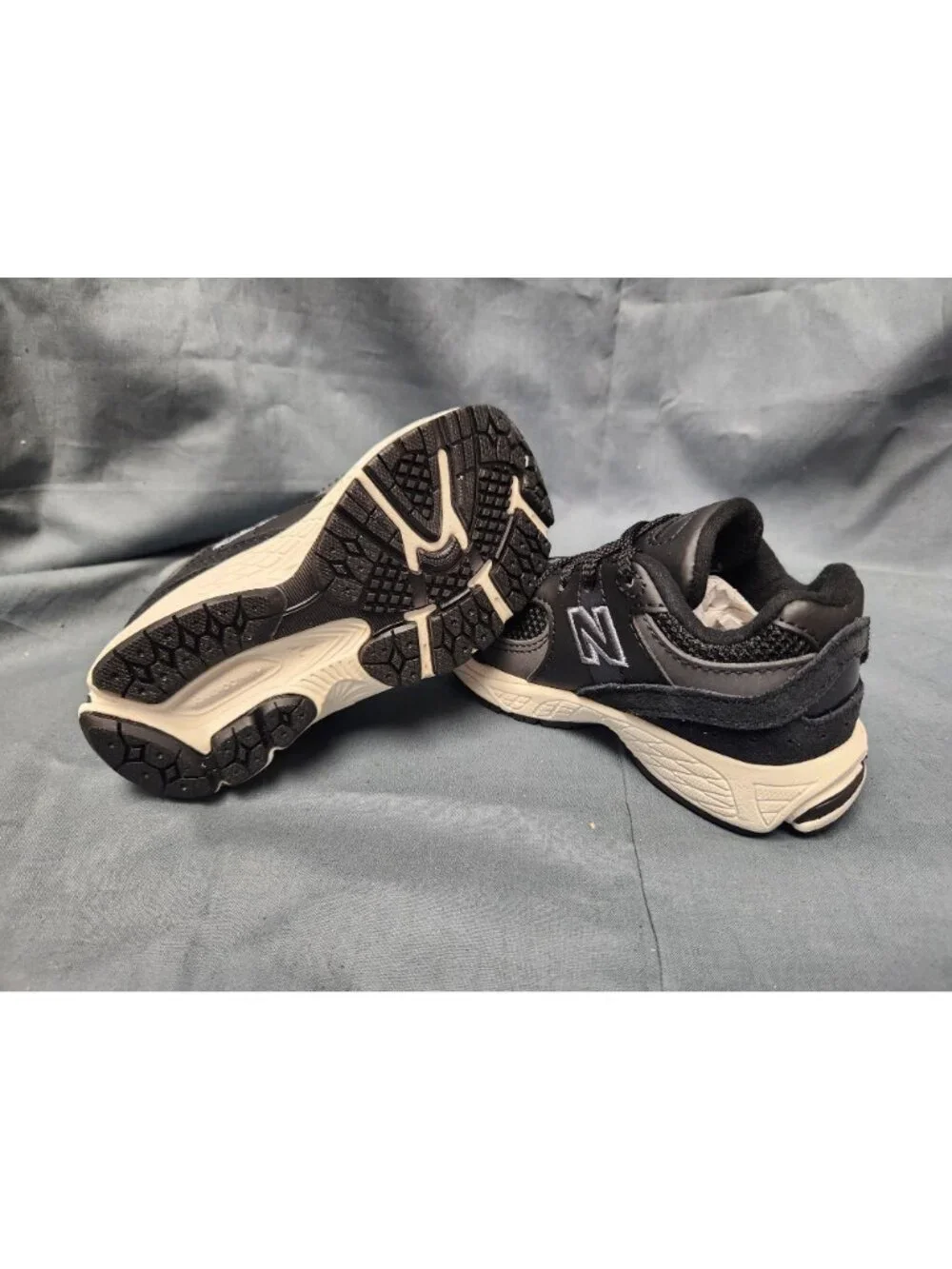 New Balance 2002 Sneakers PC2002BK Black Kids Size 12 NEW NO BOX!